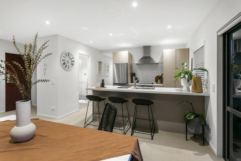 Photo of property in 11/79 Schnapper Rock Road, Schnapper Rock, Auckland, 0632