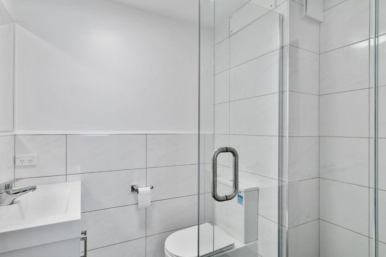 Photo of property in 1m/4045 Great North Road, Glen Eden, Auckland, 0602