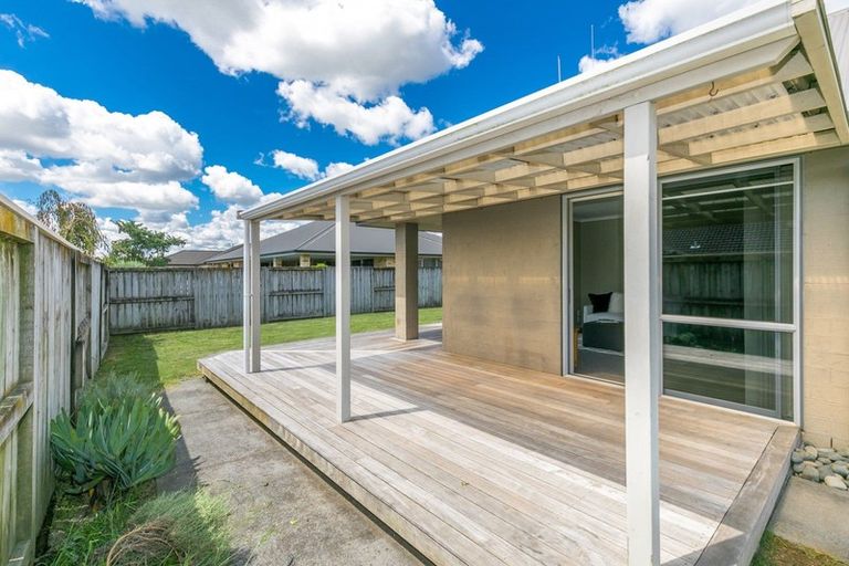 Photo of property in 20 Whitford Place, Rototuna North, Hamilton, 3210