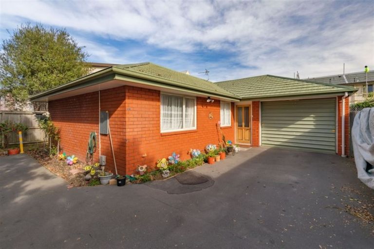 Photo of property in 76b Fairfield Avenue, Addington, Christchurch, 8024