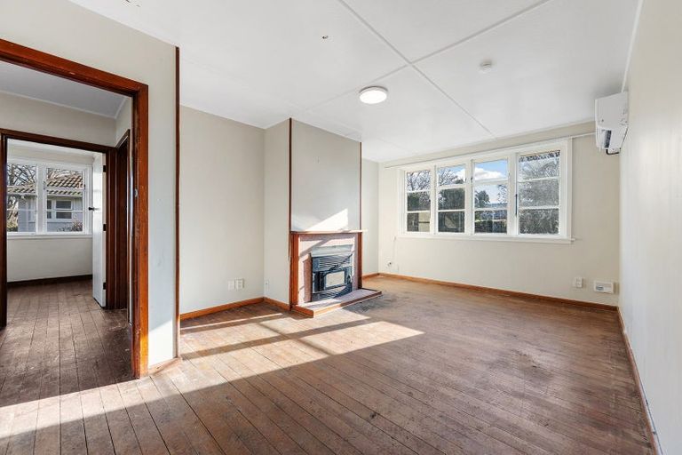 Photo of property in 8 Hooker Avenue, Bryndwr, Christchurch, 8053