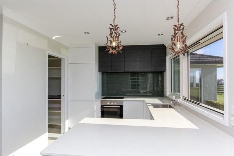 Photo of property in 5 Maunga Heights, Hurworth, New Plymouth, 4371