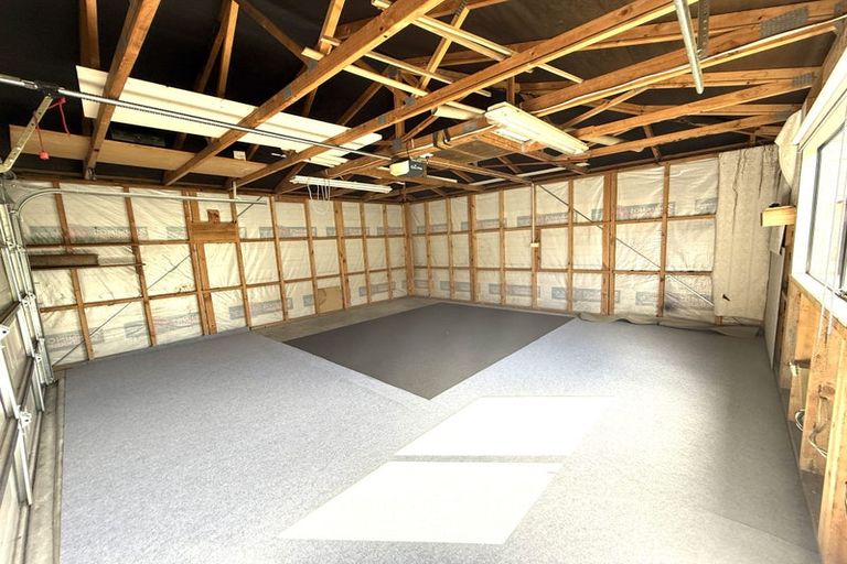 Photo of property in 64 Golf Road, New Lynn, Auckland, 0600