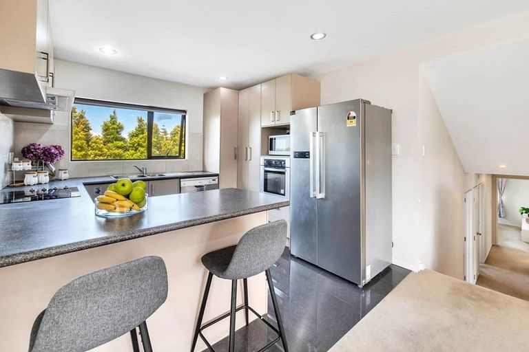 Photo of property in 70d Glengarry Road, Glen Eden, Auckland, 0602