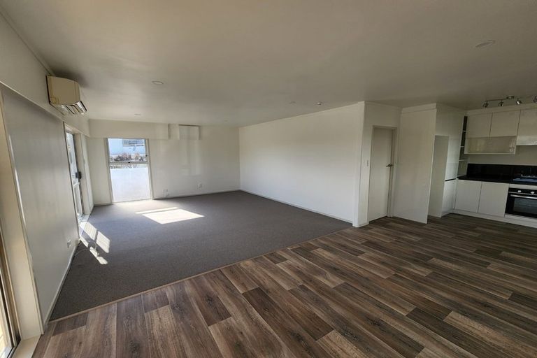 Photo of property in 1/38 Beulah Avenue, Rothesay Bay, Auckland, 0630