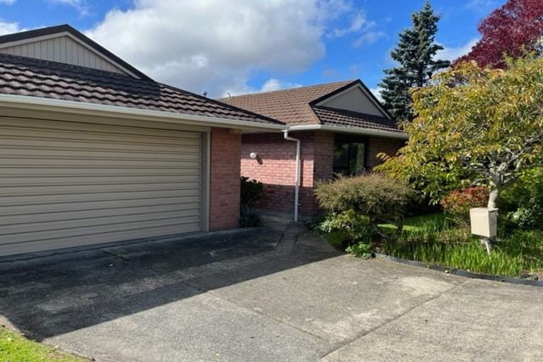 Photo of property in 2a Terminus Street, Silverstream, Upper Hutt, 5019