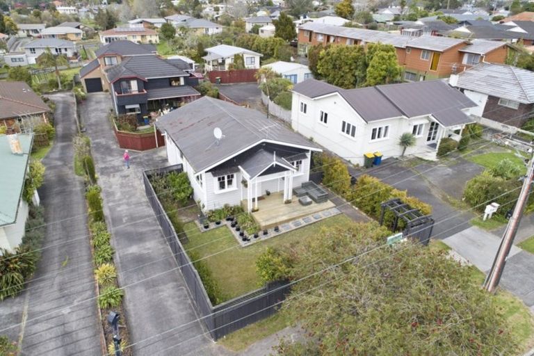 Photo of property in 1/7 Akehurst Avenue, New Lynn, Auckland, 0600