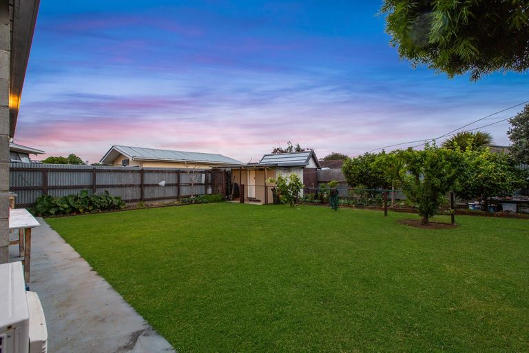 Photo of property in 18 Kohinoor Avenue, Mangere, Auckland, 2022