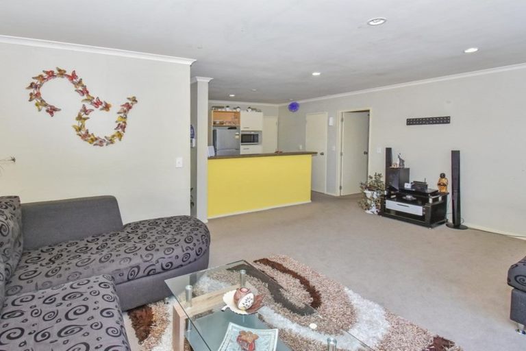 Photo of property in 17 Ashmere Lane, Weymouth, Auckland, 2103