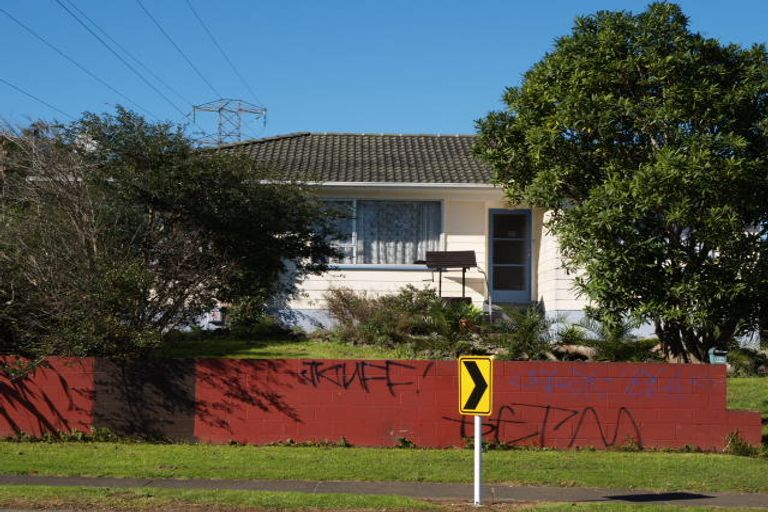 Photo of property in 63 Wickman Way, Mangere East, Auckland, 2024