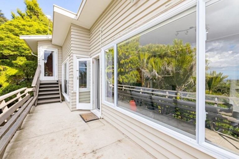 Photo of property in 8 Walker Road, Henderson Valley, Auckland, 0612