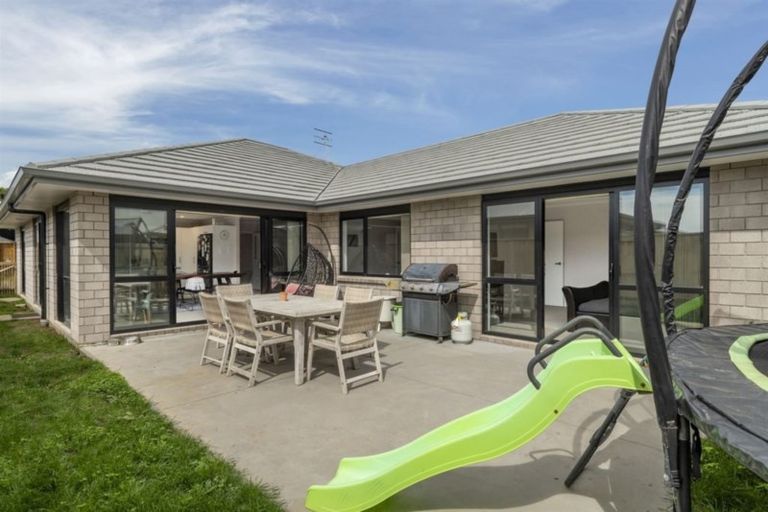 Photo of property in 6 Rotomanu Place, Pyes Pa, Tauranga, 3112