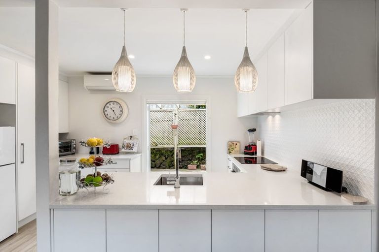 Photo of property in 3/18 Bevyn Street, Castor Bay, Auckland, 0620