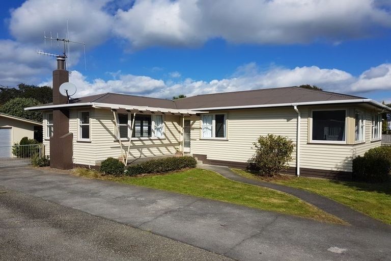 Photo of property in 18 Gardener Street, Levin, 5510