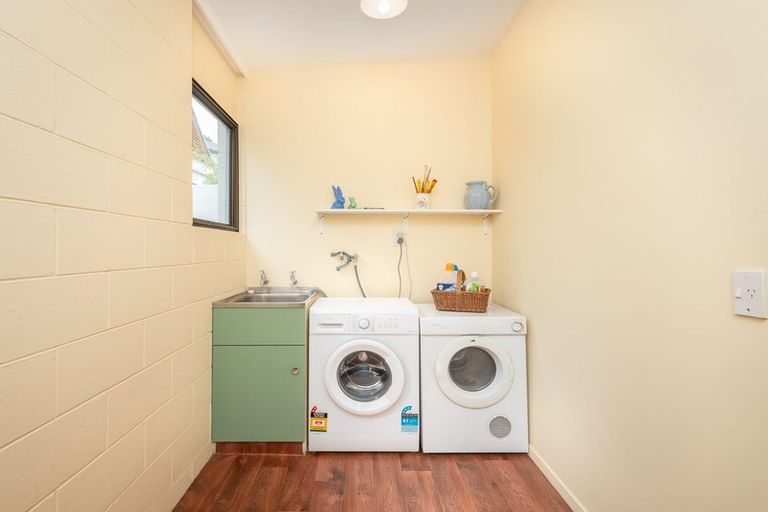 Photo of property in 17 Nehru Place, Cashmere, Christchurch, 8022