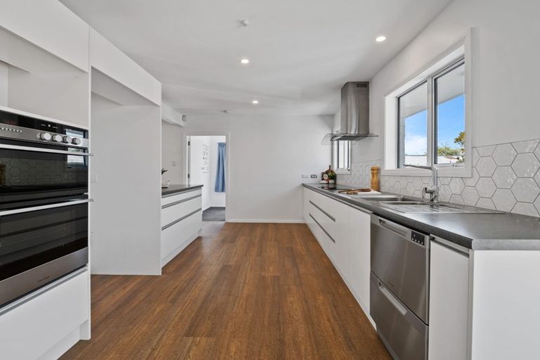 Photo of property in 408 Main North Road, Redwood, Christchurch, 8051