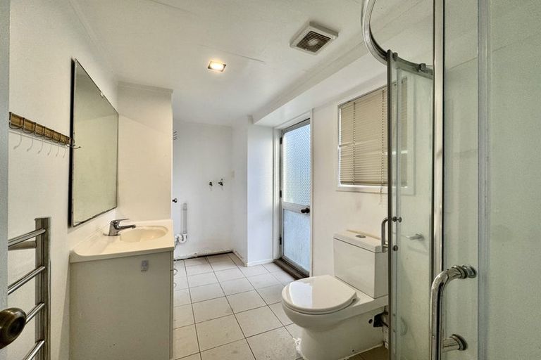 Photo of property in 2/144 Bradbury Road, Botany Downs, Auckland, 2010