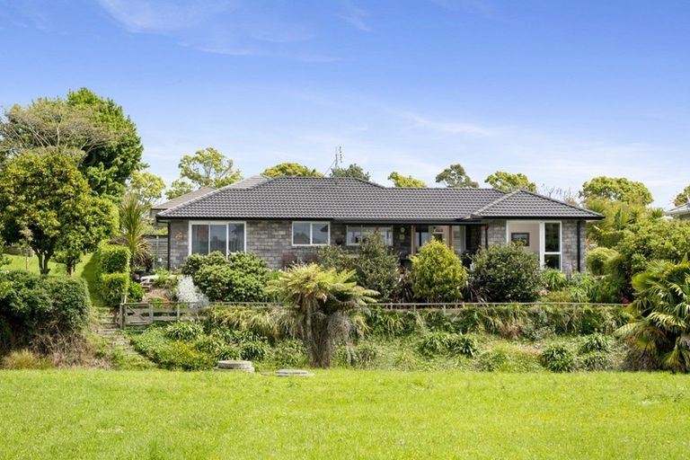Photo of property in 18 Tranquil Grove, Omokoroa, 3114