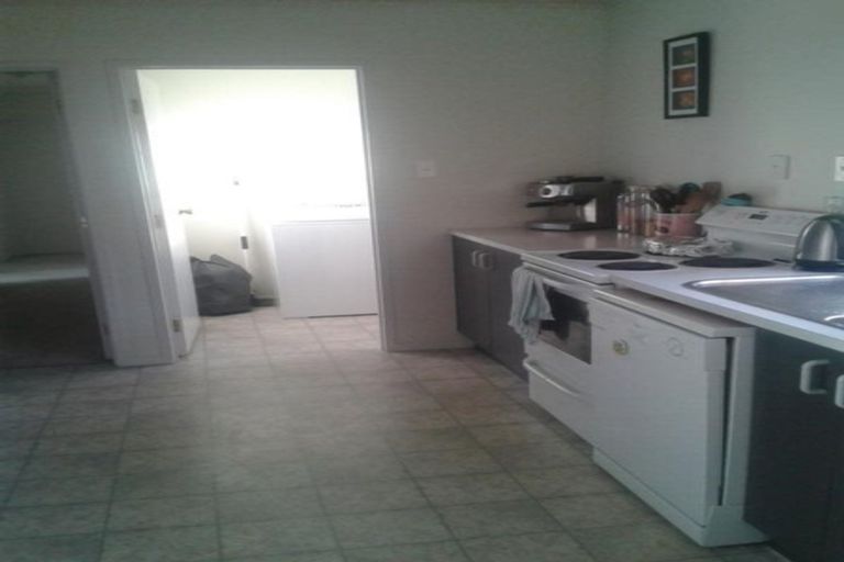 Photo of property in 100 West Harbour Drive, West Harbour, Auckland, 0618