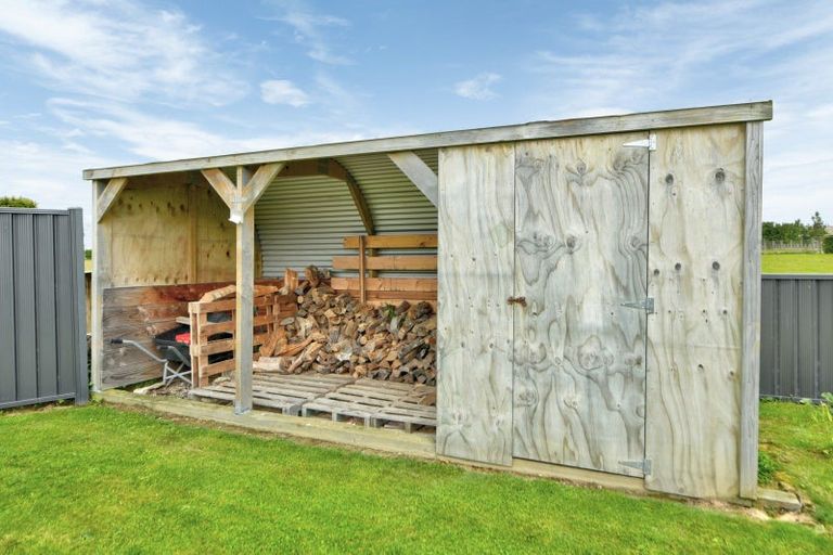 Photo of property in 11 Tui Place, Edendale, Wyndham, 9893