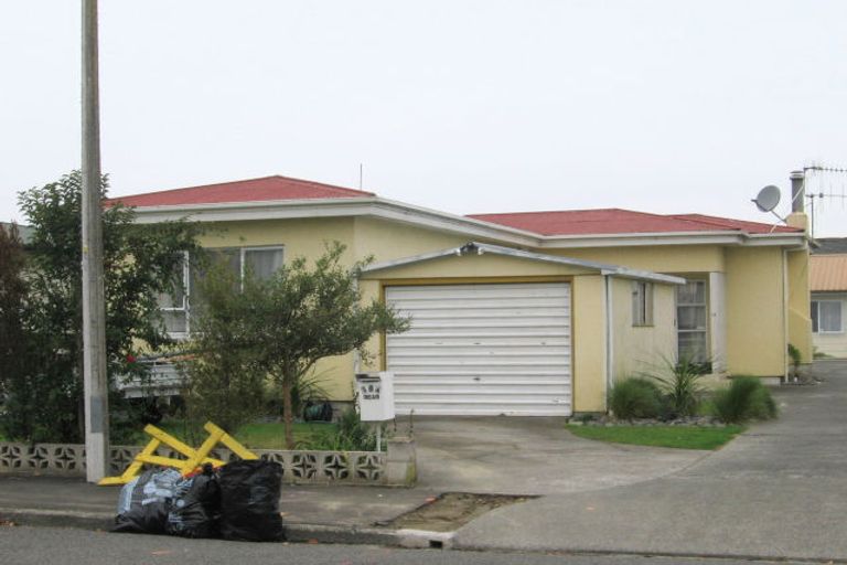 Photo of property in 18 Cassino Crescent, Onekawa, Napier, 4110