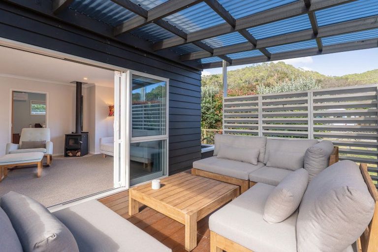 Photo of property in 56 Hahei Beach Road, Hahei, Whitianga, 3591