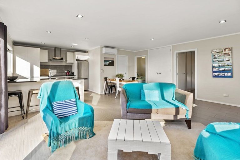 Photo of property in 33 Whaanga Road, Raglan, 3297