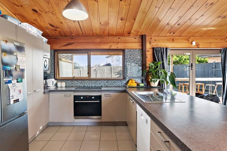 Photo of property in 56 Makora Road, Massey, Auckland, 0614