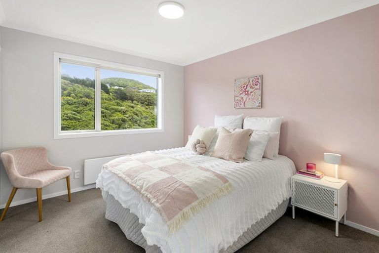 Photo of property in 3 Makomako Road, Brooklyn, Wellington, 6021