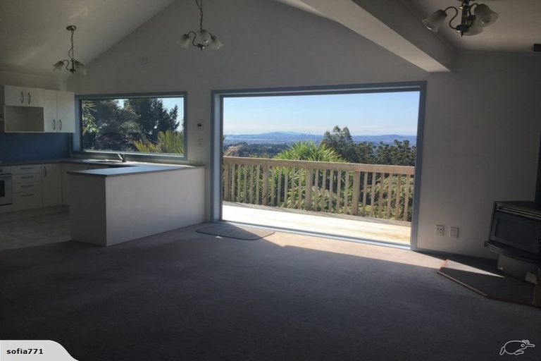 Photo of property in 312 Forest Hill Road, Waiatarua, Auckland, 0612