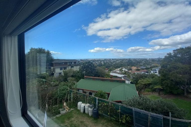 Photo of property in 111 Bleakhouse Road, Mellons Bay, Auckland, 2014