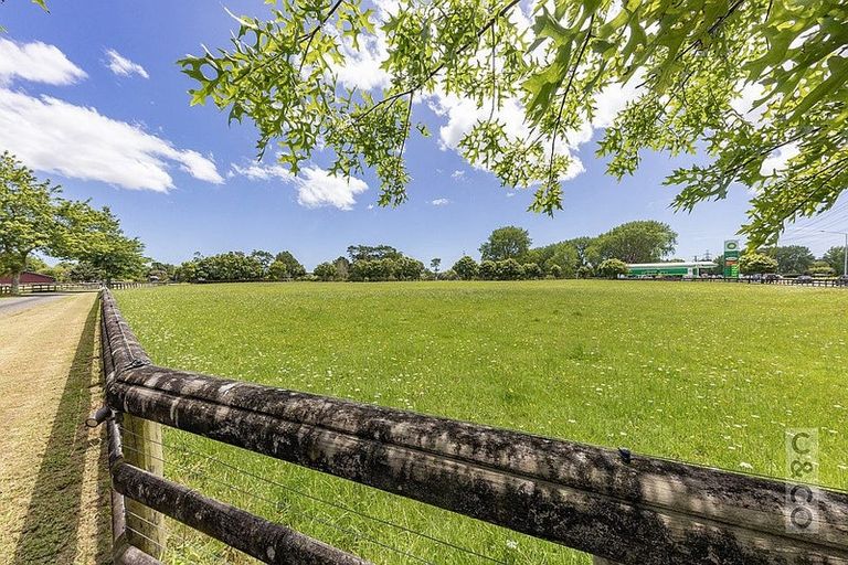 Photo of property in 522 State Highway 16, Kumeu, 0892