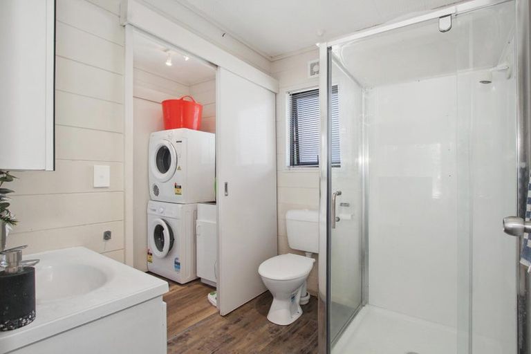 Photo of property in 17a Leaming Place, Clarks Beach, 2122