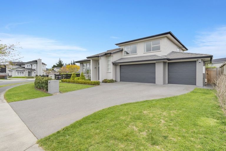 Photo of property in 32 Bayvista Drive, Karaka, Papakura, 2113