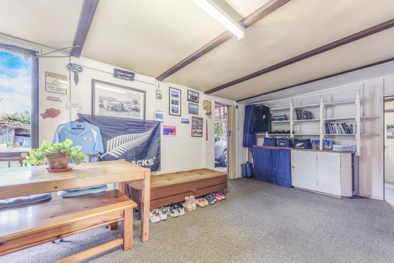 Photo of property in 4 Beach Road, Waikawa, Picton, 7220