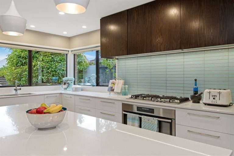 Photo of property in 17b Crosdale Place, Burnside, Christchurch, 8042