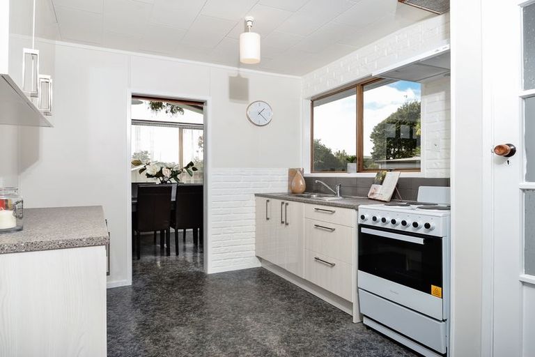 Photo of property in 8 Newland Grove, Henderson, Auckland, 0610