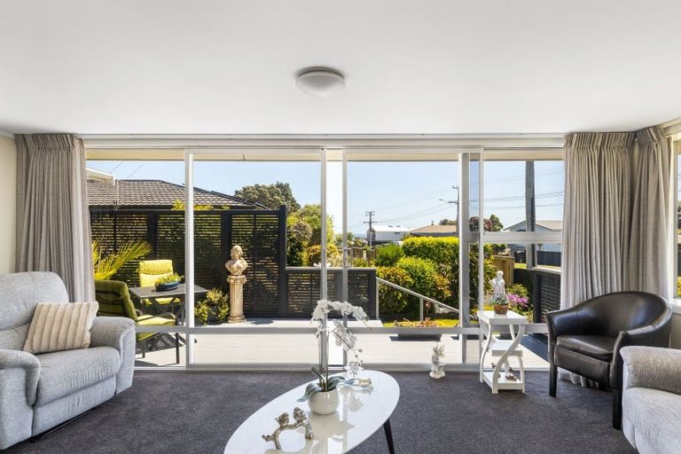 Photo of property in 38 Wairau Road, Oakura, 4314