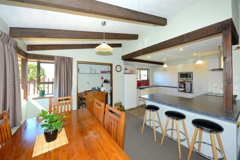 Photo of property in 4 Geraldo Place, Russley, Christchurch, 8042