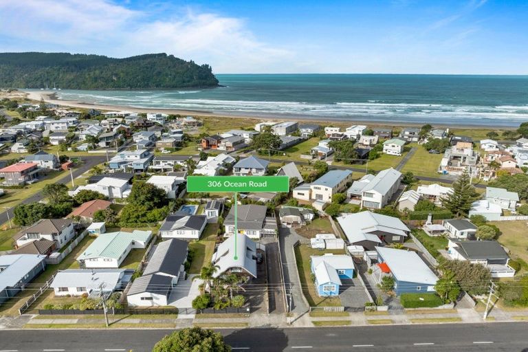 Photo of property in 306 Ocean Road, Whangamata, 3620