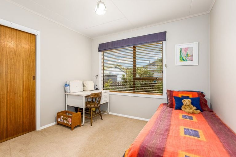 Photo of property in 25 Russell Road, Wainuiomata, Lower Hutt, 5014