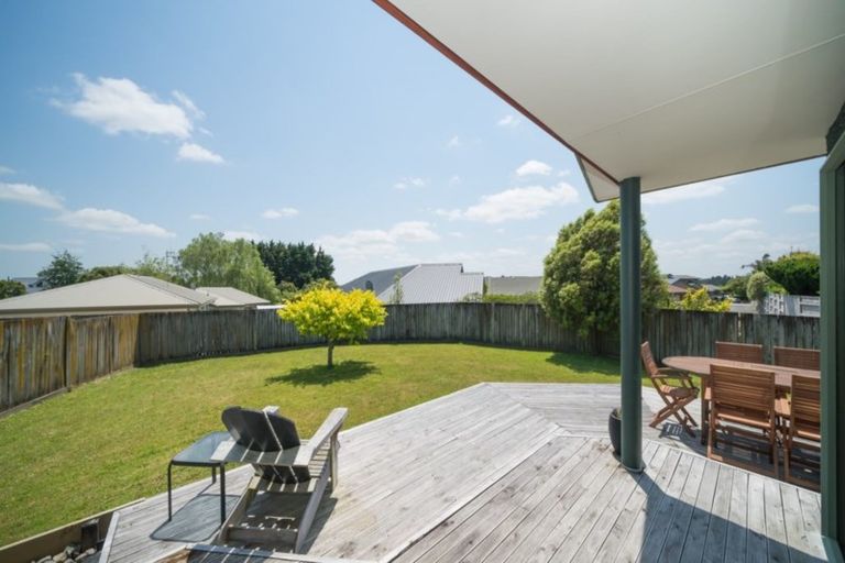 Photo of property in 5 Abby Road, Fitzherbert, Palmerston North, 4410