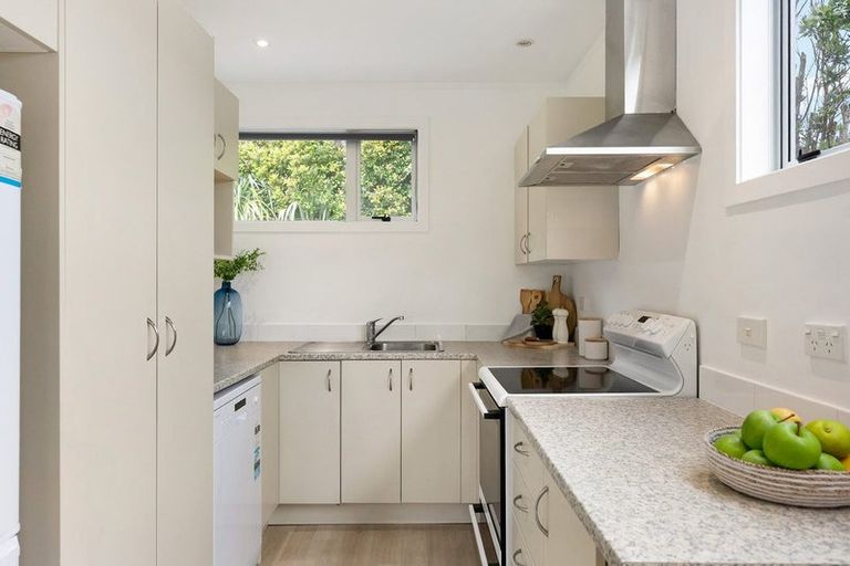 Photo of property in 3 Brydon Way, Paparangi, Wellington, 6037