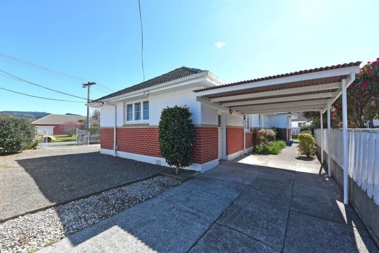 Photo of property in 2 Craig Grove, Elderslea, Upper Hutt, 5018