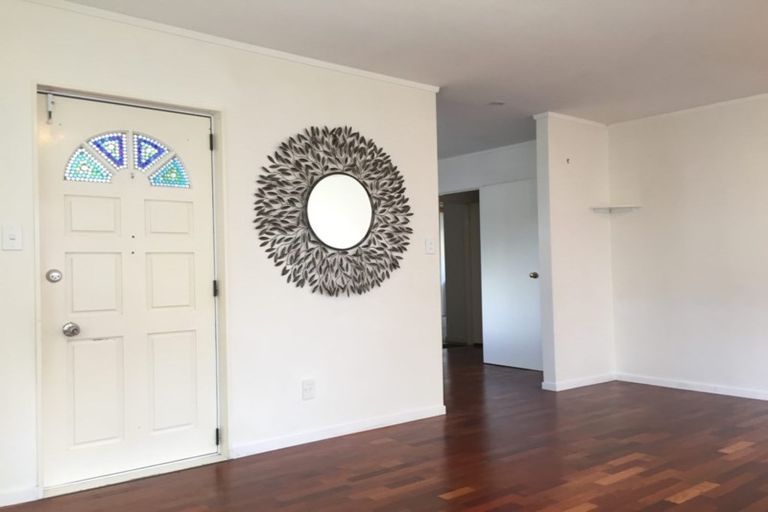 Photo of property in 299a Glengarry Road, Glen Eden, Auckland, 0602