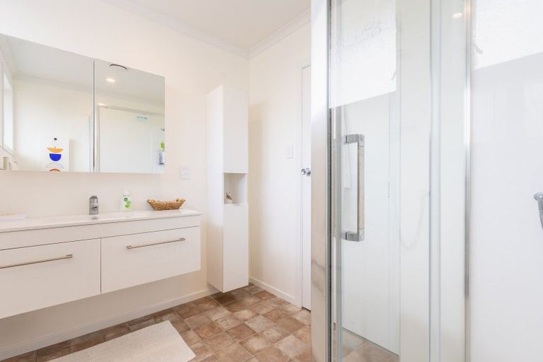 Photo of property in 32 Tui Road, Raumati Beach, Paraparaumu, 5032