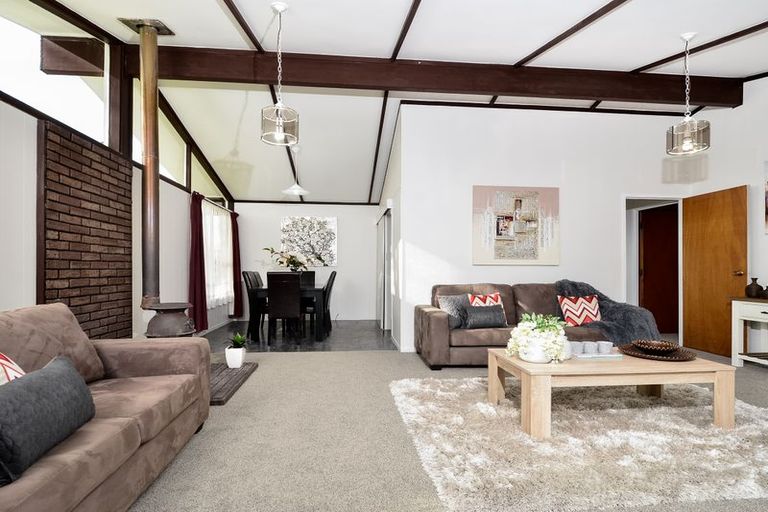 Photo of property in 8 Newland Grove, Henderson, Auckland, 0610