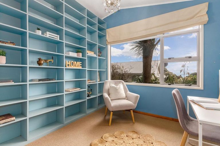 Photo of property in 9 Toenga Road, Pukerua Bay, 5026