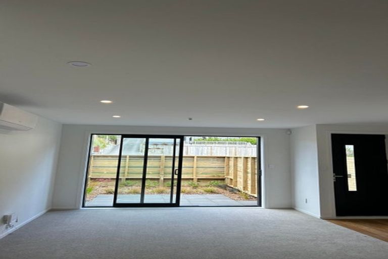 Photo of property in 2/27 Main Road, Wainuiomata, Lower Hutt, 5014