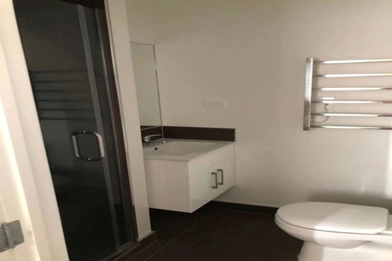 Photo of property in 2/53 May Street, Hamilton East, Hamilton, 3216